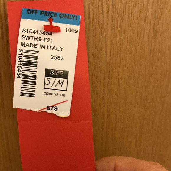 NWT women sweater. Size S/M. Made in Italy. 52%viscose26%polyester22%polyamide - Picture 4 of 5